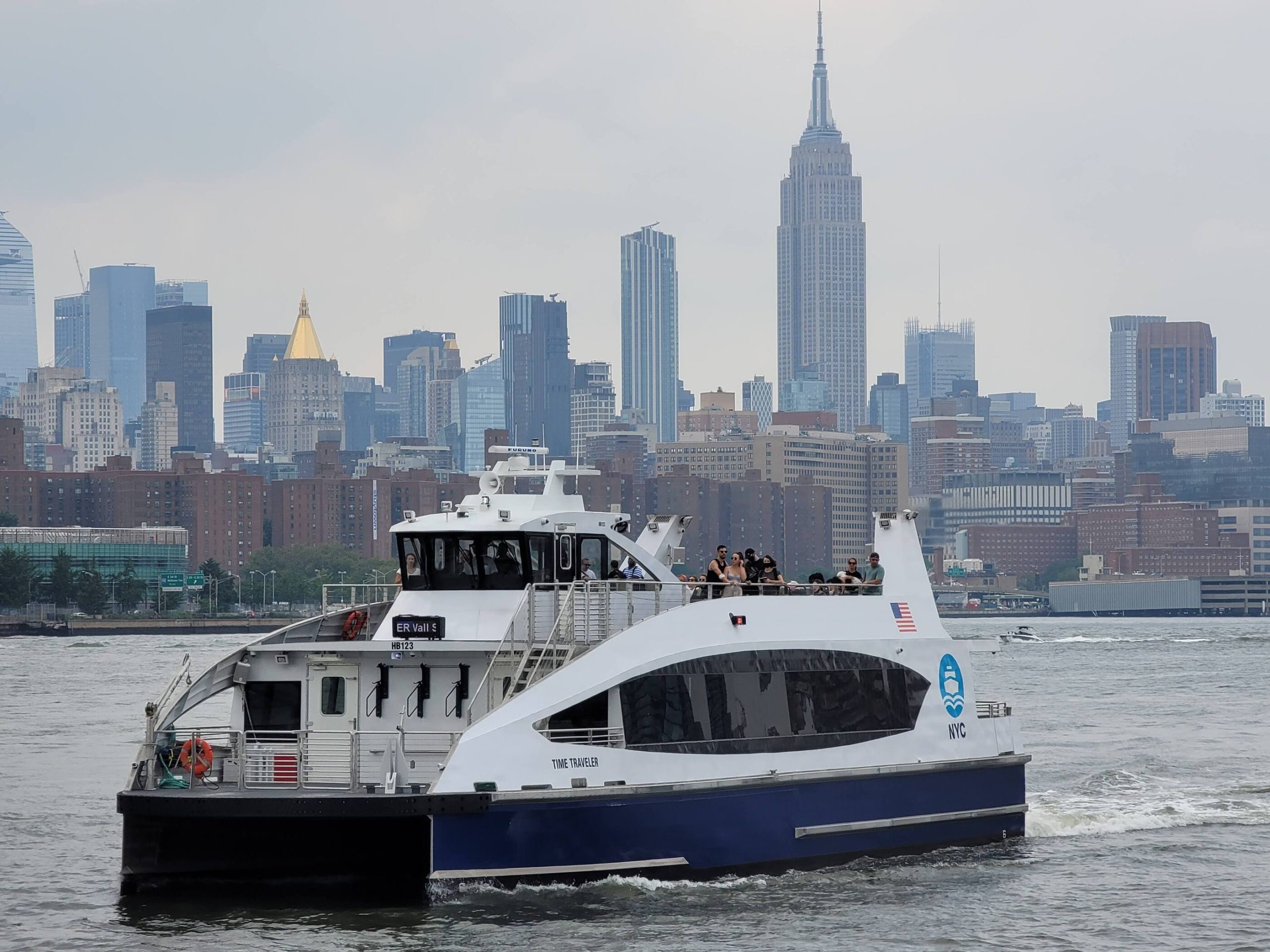 Bwoglines: NYC Loves The Ferry Edition Bwog